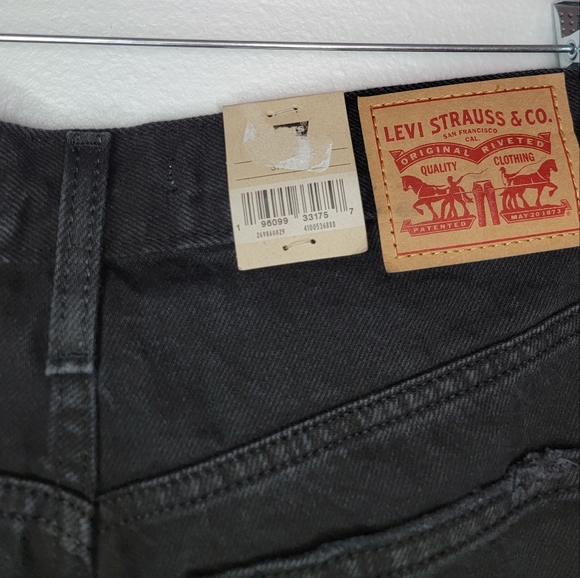 Levi's High Waisted Mom Jeans Women Long Pants Black Rips Denim Size  31 x 27 - Picture 9 of 12